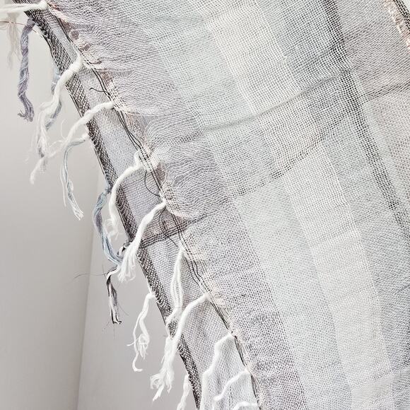 Urban Outfitters Scarf Gray Plaid Gauze Lightweight Fringe Square Womens NWT - Picture 6 of 10